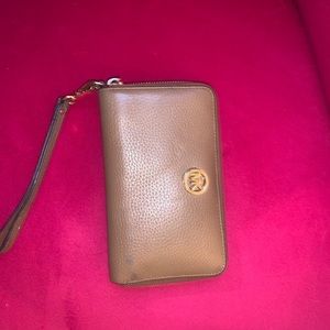 Michael Kors wristlet
